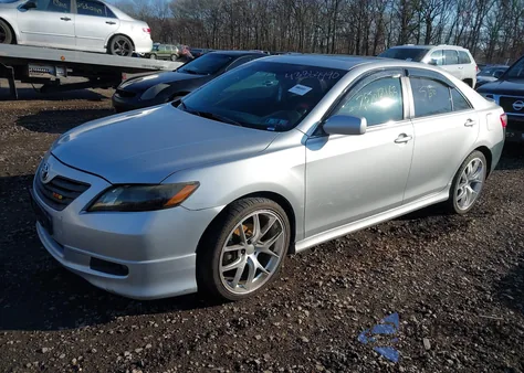 2008 Toyota Camry Se z USA, uszkodzony, nr VIN 4T1BE46K98U784902
